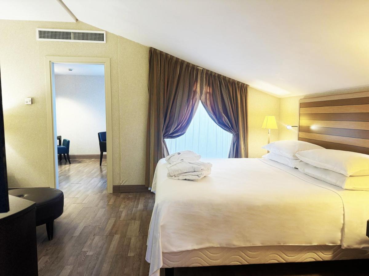 Sheraton Rome Parco De Medici Bagian luar foto